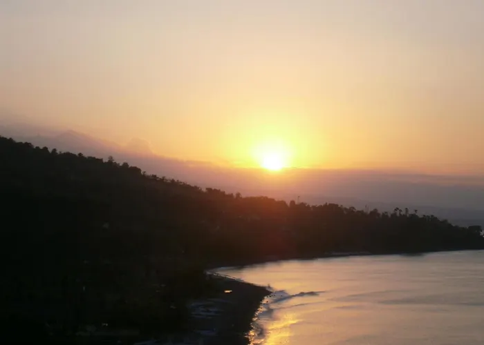 Waenis Sunset View And Restaurant, Amed, Bali